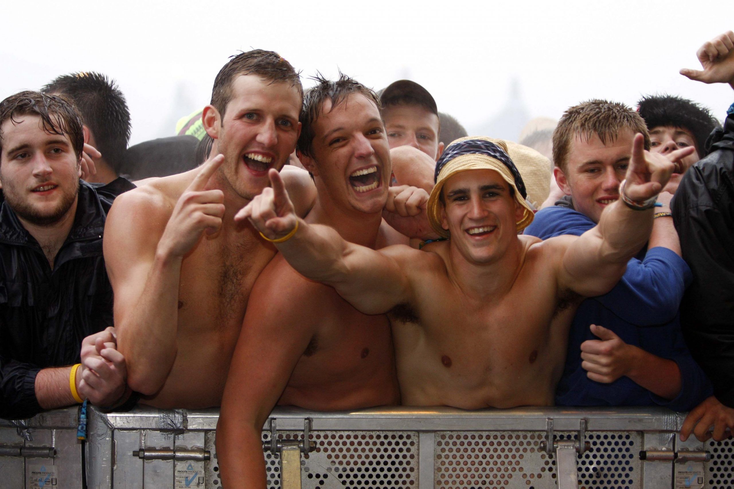 Crowd at the Main Stage OXEGEN 10 in Punchestown…KOBPIX…NO FEE
