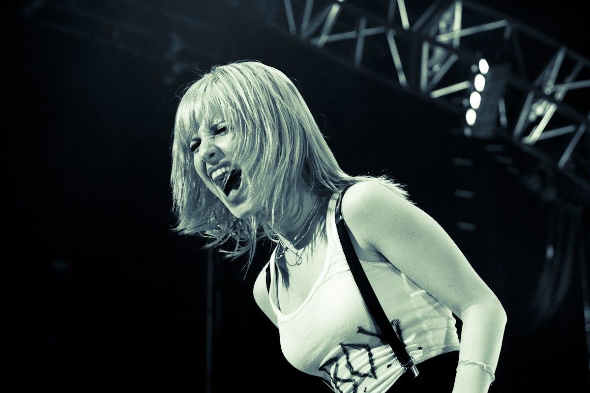 Paramore at The O2 November 6th 2010 (12)