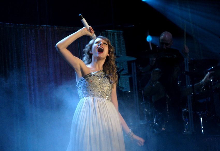 Taylor Swift @ The O2 (11)