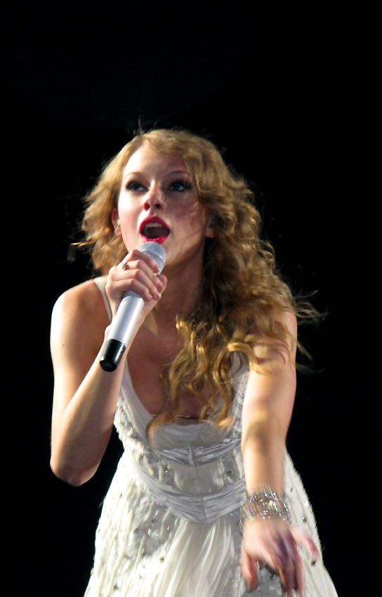 Taylor Swift @ The O2 (14)