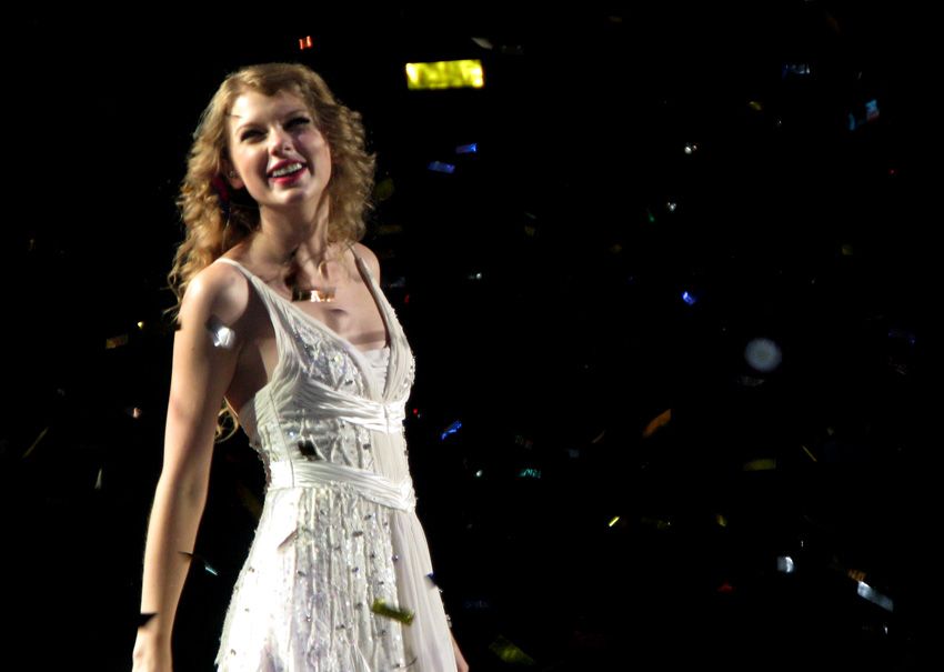 Taylor Swift @ The O2 (17)