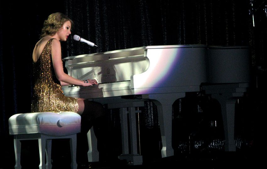 Taylor Swift @ The O2 (3)