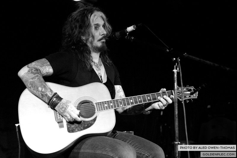 john corabi _ aled _ pint _ 15-11-12 009