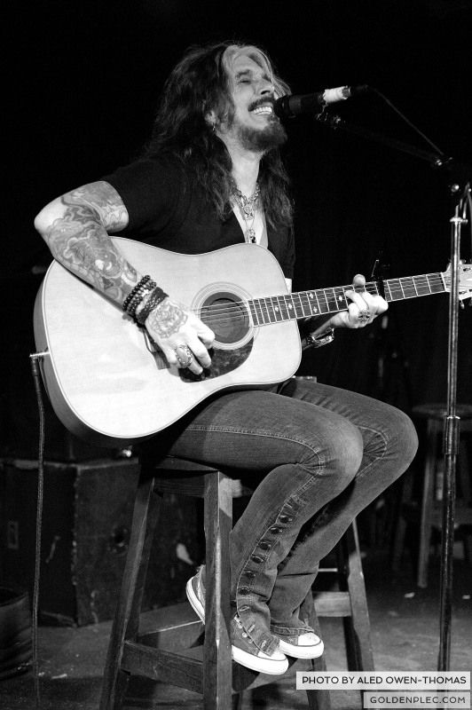 john corabi _ aled _ pint _ 15-11-12 011