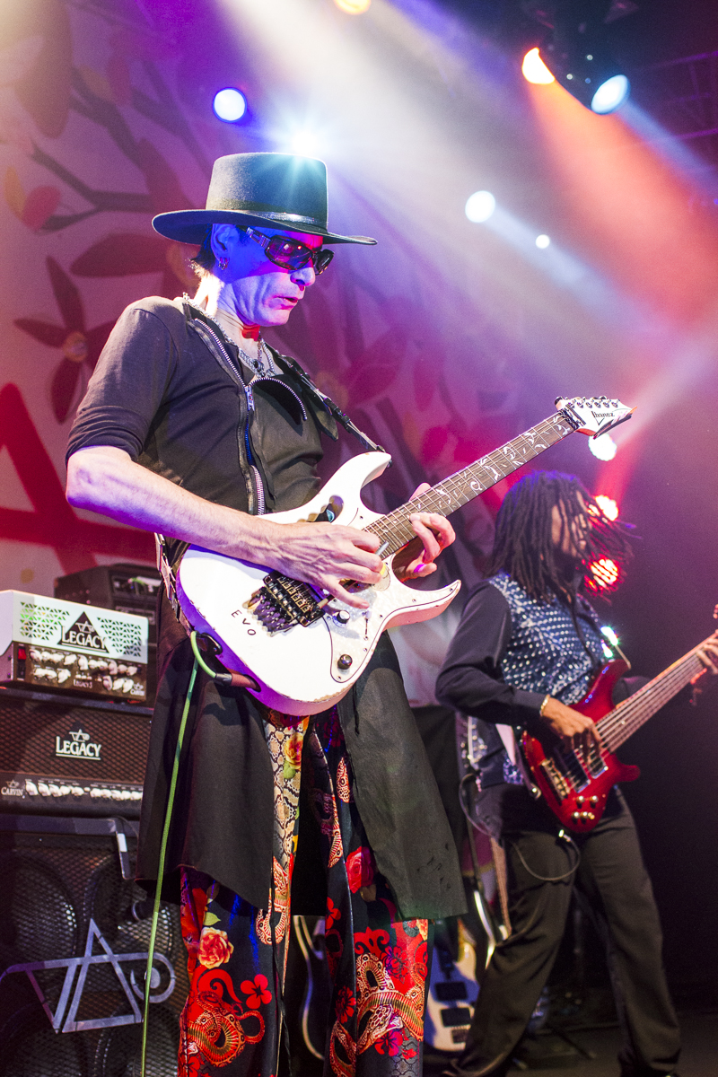 SteveVai-VicarSt-04Dec12-1