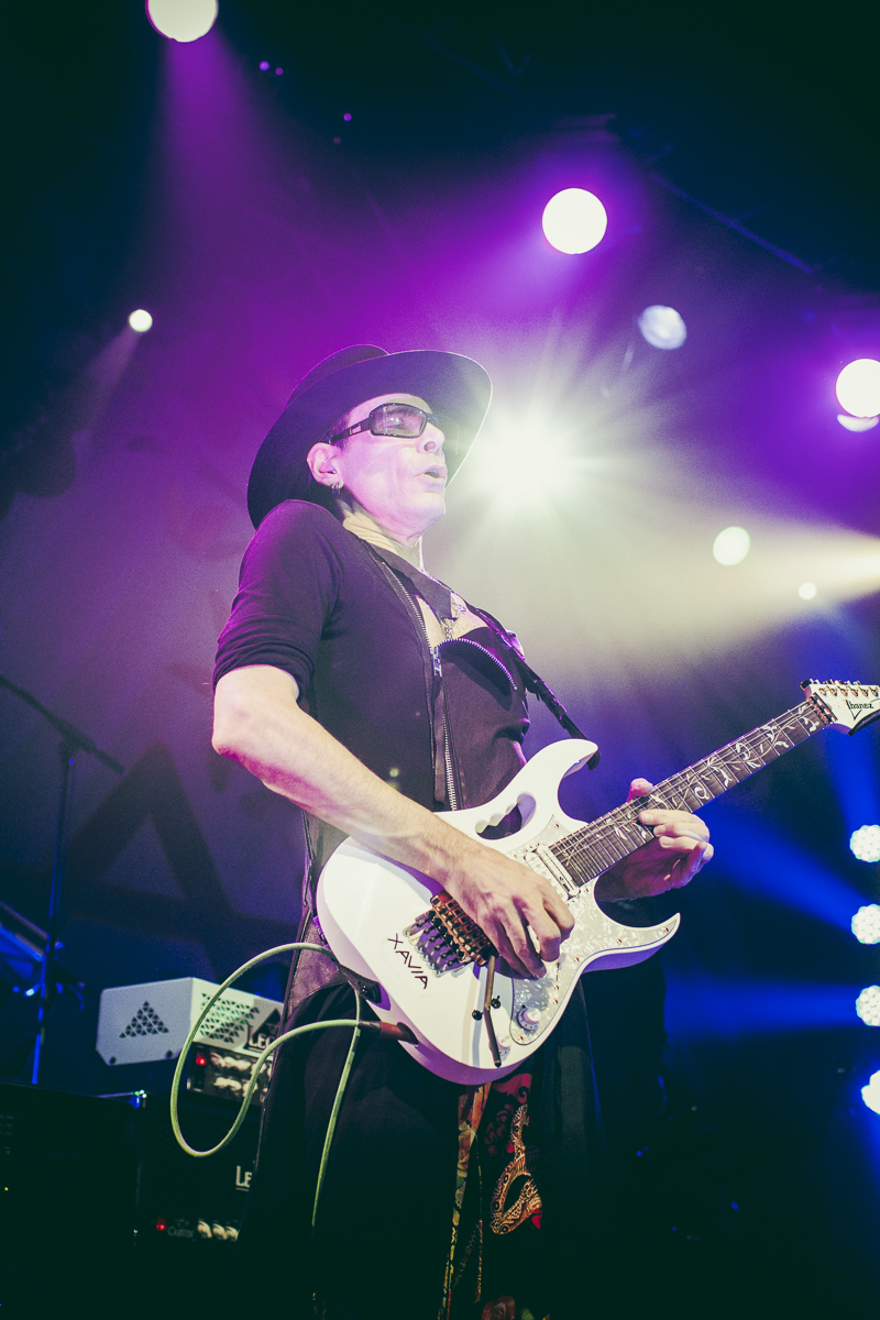 SteveVai-VicarSt-04Dec12-14
