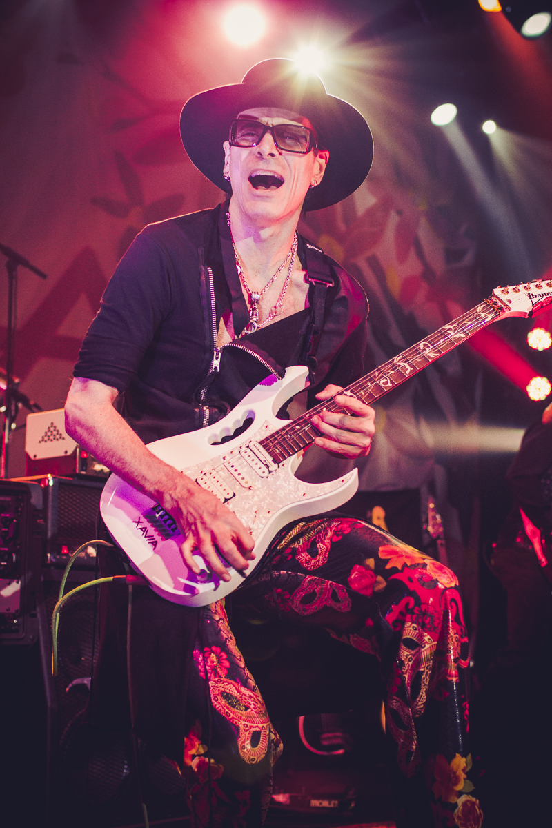 SteveVai-VicarSt-04Dec12-15