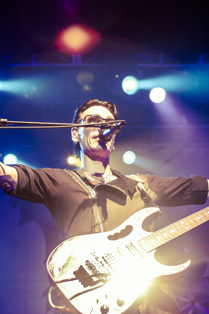SteveVai-VicarSt-04Dec12-20