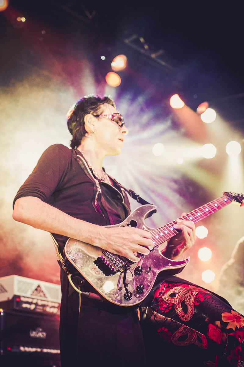 SteveVai-VicarSt-04Dec12-25