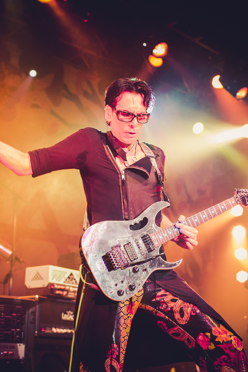 SteveVai-VicarSt-04Dec12-26