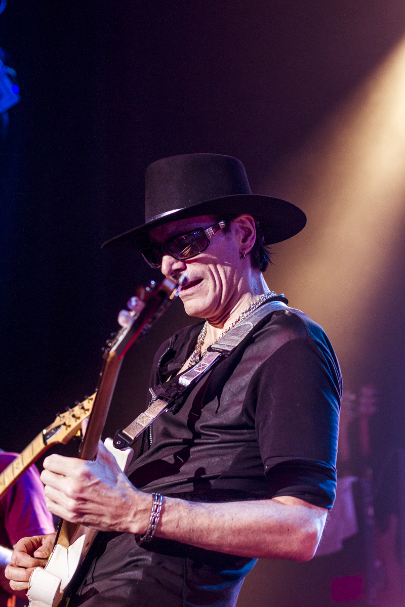 SteveVai-VicarSt-04Dec12-3