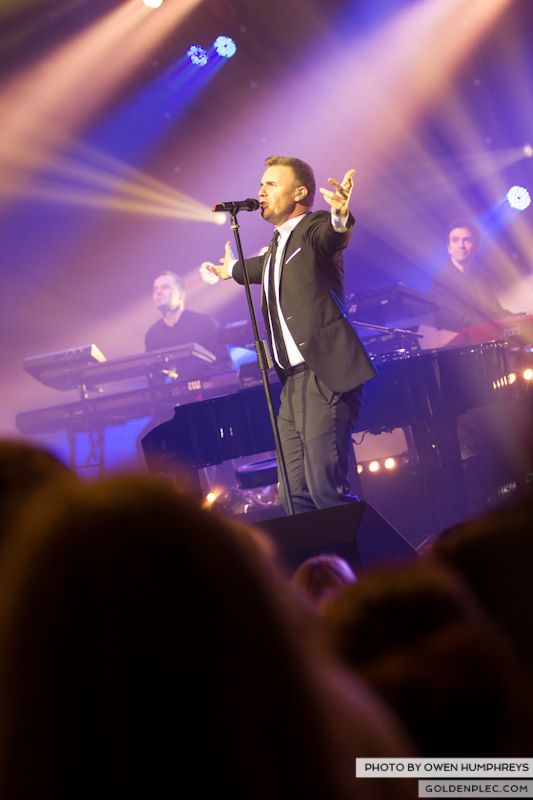 Gary Barlow @ The Olympia on 7-1-13 (10)