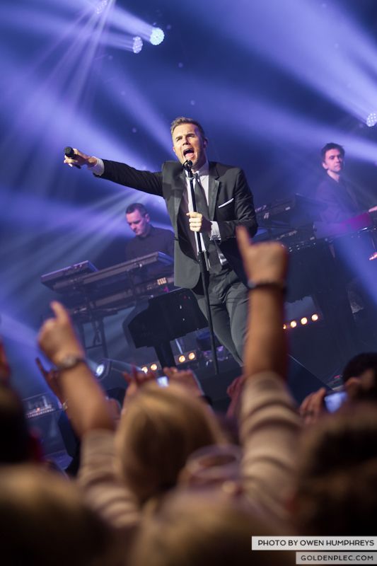 Gary Barlow @ The Olympia on 7-1-13 (11)