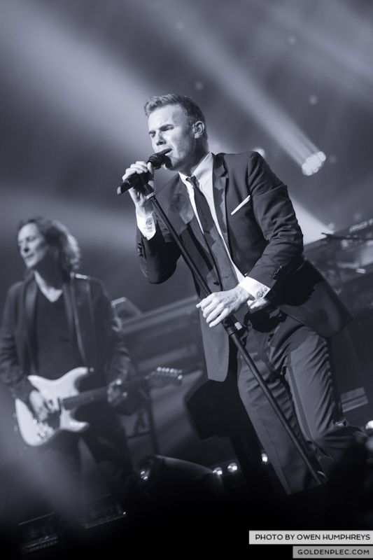 Gary Barlow @ The Olympia on 7-1-13 (12)