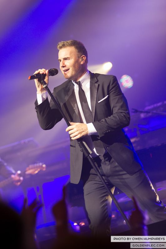 Gary Barlow @ The Olympia on 7-1-13 (15)