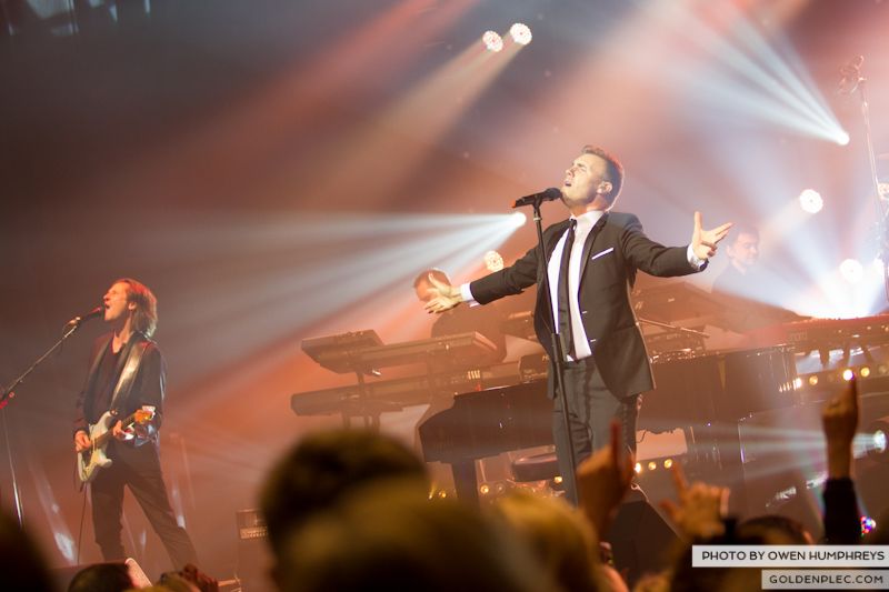 Gary Barlow @ The Olympia on 7-1-13 (3)