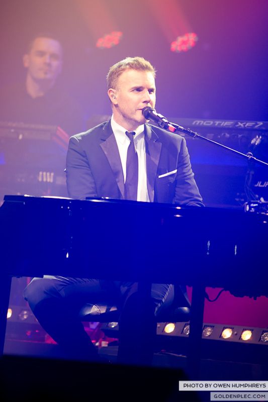 Gary Barlow @ The Olympia on 7-1-13 (4)