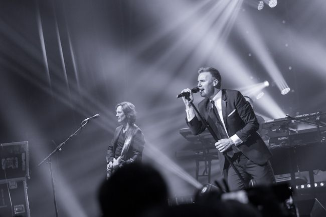 Gary Barlow @ The Olympia on 7-1-13 (7)