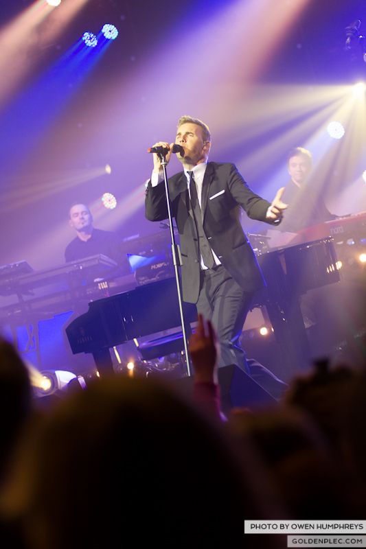 Gary Barlow @ The Olympia on 7-1-13 (8)