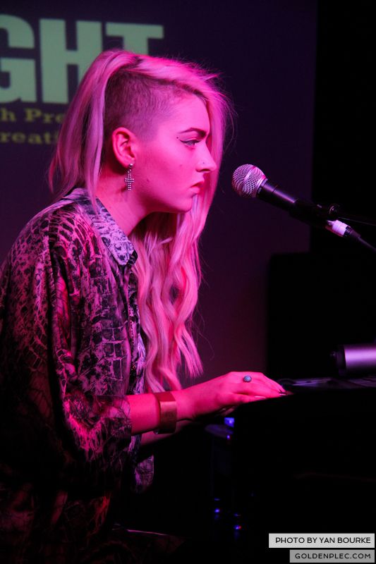 Tara Lee at Therapy Session 1 on 2 Jan 2013 by Yan Bourke_01