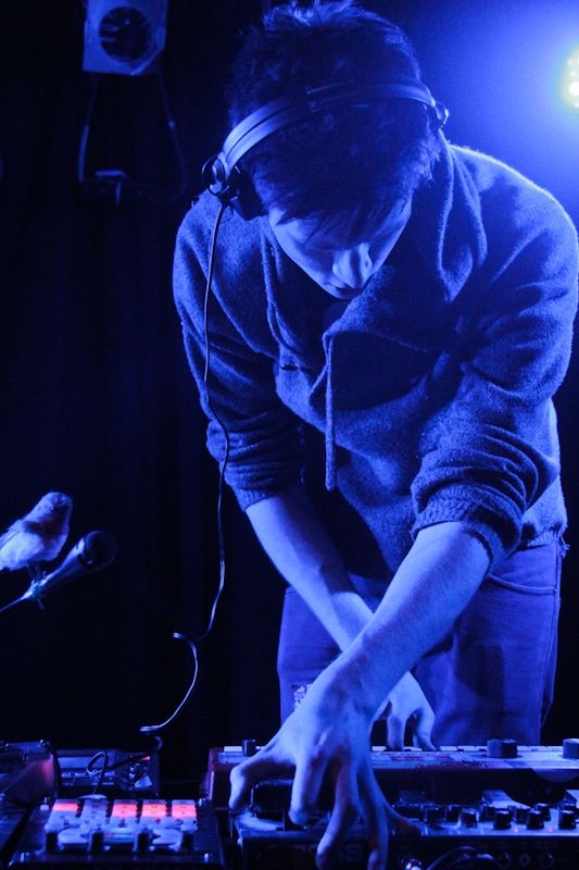 Simon Bird in Whelan’s on 29_04_2013 by Yan Bourke_05