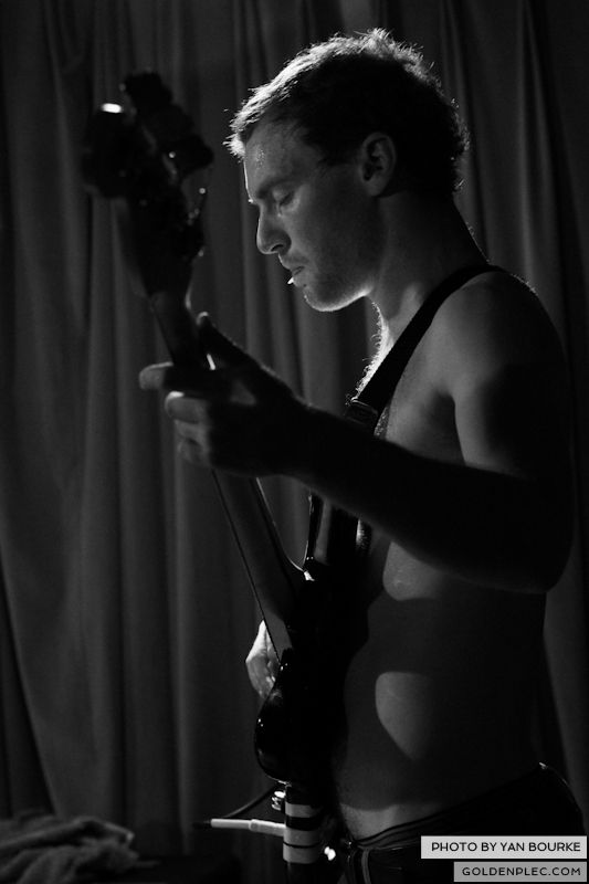 Croupier in Whelan’s on 28062013 by Yan Bourke 02