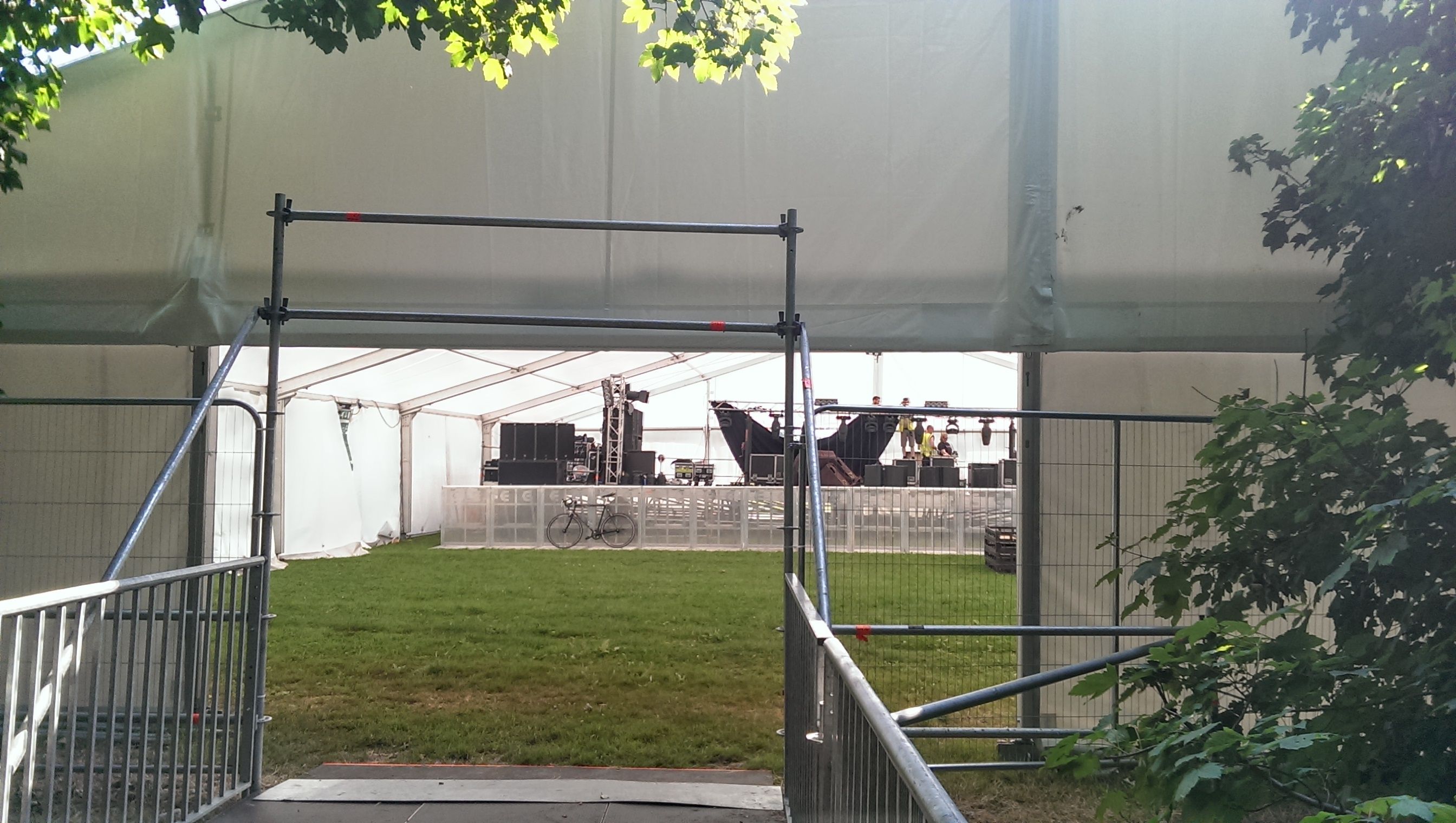 Longitude 2013 Woodlands Bridge to Stage