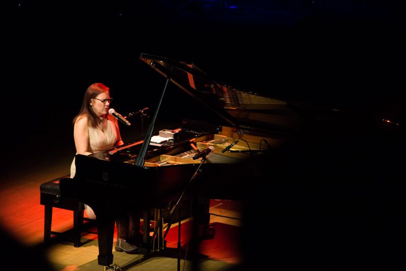 Iris Dement at NCH on 08-08-13 (11)