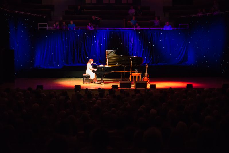 Iris Dement at NCH on 08-08-13 (2)