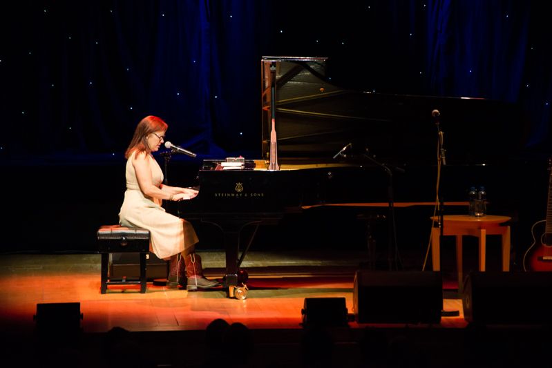 Iris Dement at NCH on 08-08-13 (3)