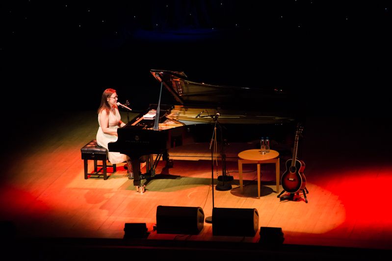 Iris Dement at NCH on 08-08-13 (5)