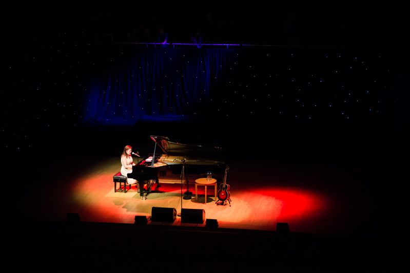 Iris Dement at NCH on 08-08-13 (6)