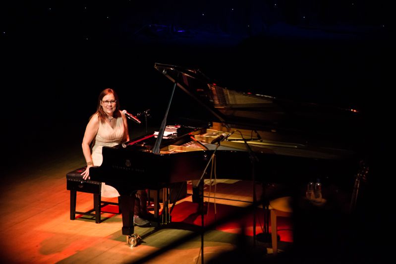 Iris Dement at NCH on 08-08-13 (8)