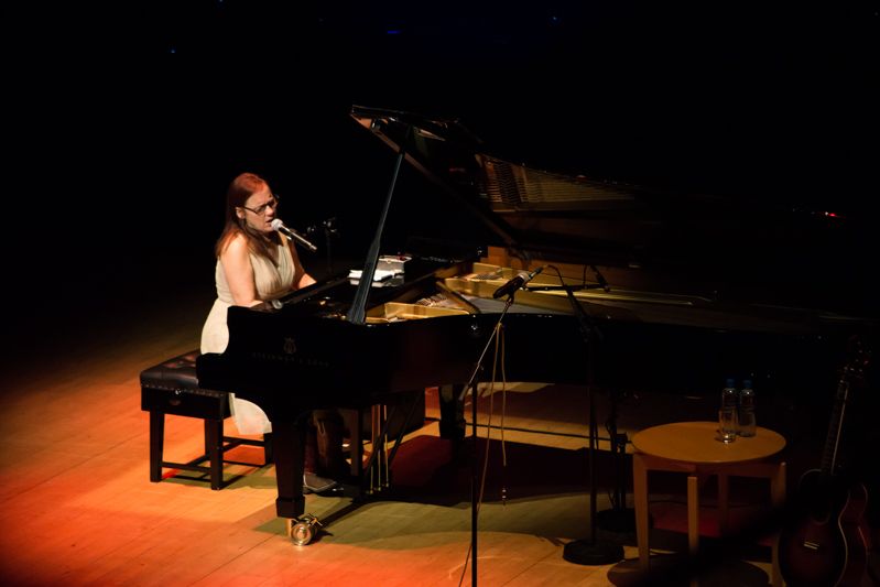 Iris Dement at NCH on 08-08-13 (9)