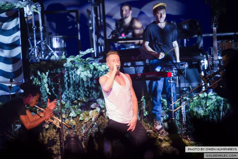 Macklemore & Ryan Lewis @ The O2 on 14-9-13 (17 of 18)
