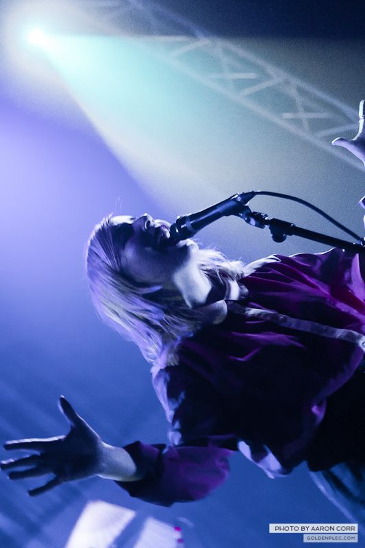 Austra_Button Factory_22-11-13-2032