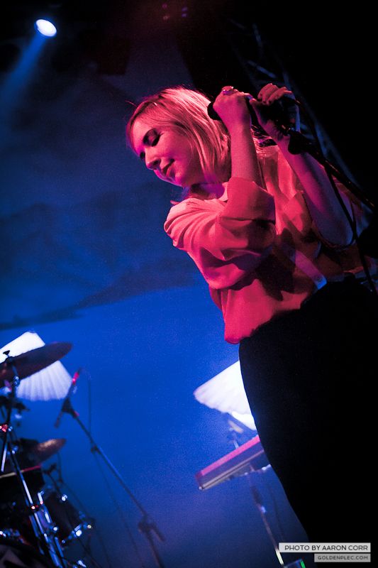 Austra_Button Factory_22-11-13-2130