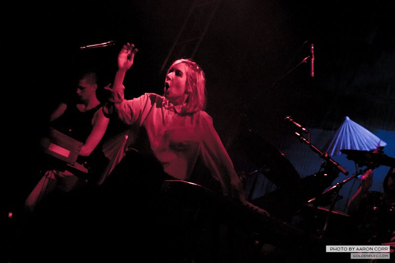 Austra_Button Factory_22-11-13-2136