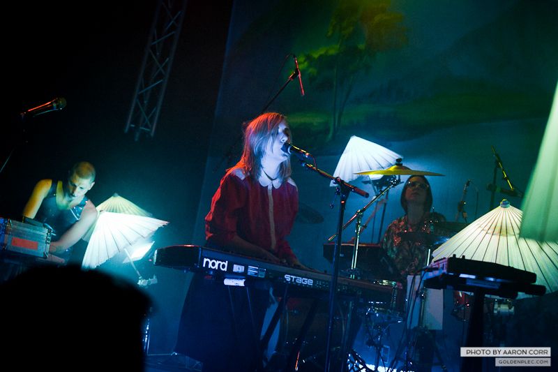 Austra_Button Factory_22-11-13-2151