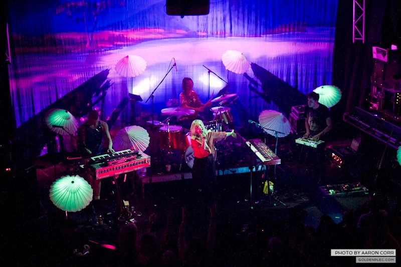 Austra_Button Factory_22-11-13-2229