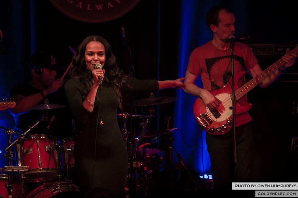 Samantha Mumba at Monroe’s, Galway on 21-2-14 (12 of 16)