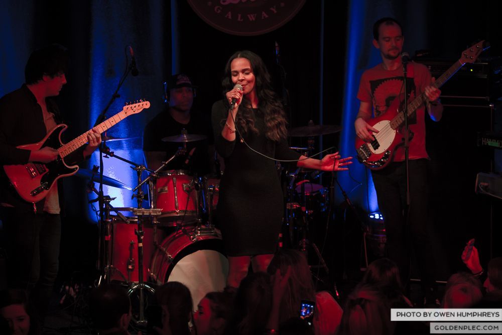 Samantha Mumba at Monroe’s, Galway on 21-2-14 (13 of 16)