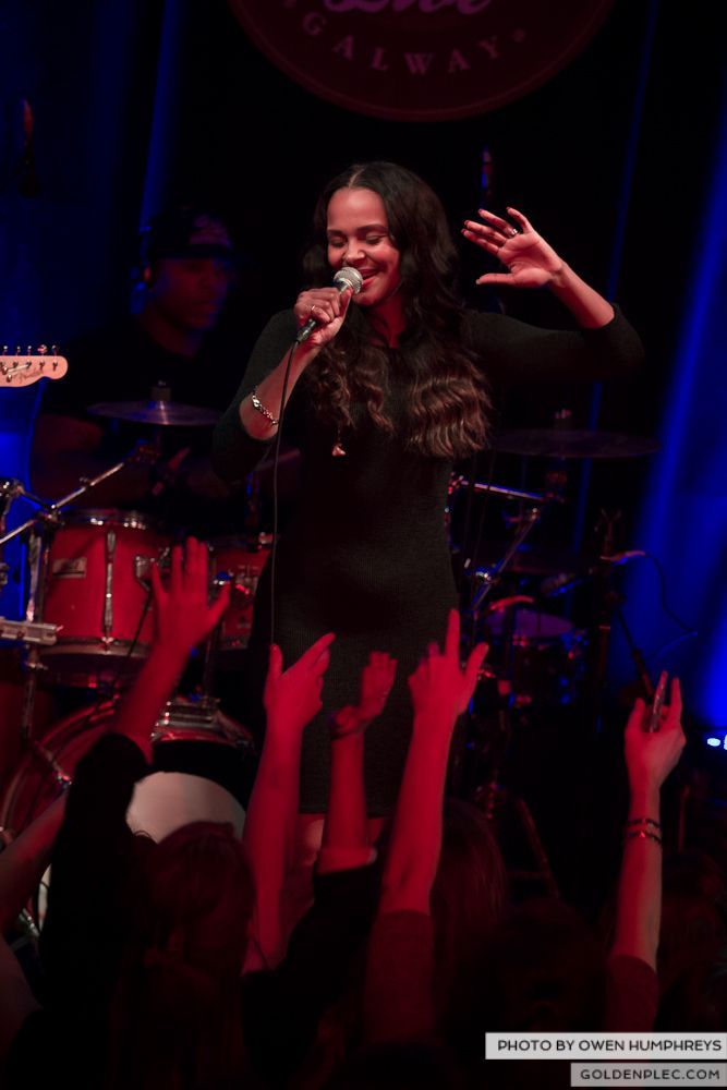 Samantha Mumba at Monroe’s, Galway on 21-2-14 (4 of 16)
