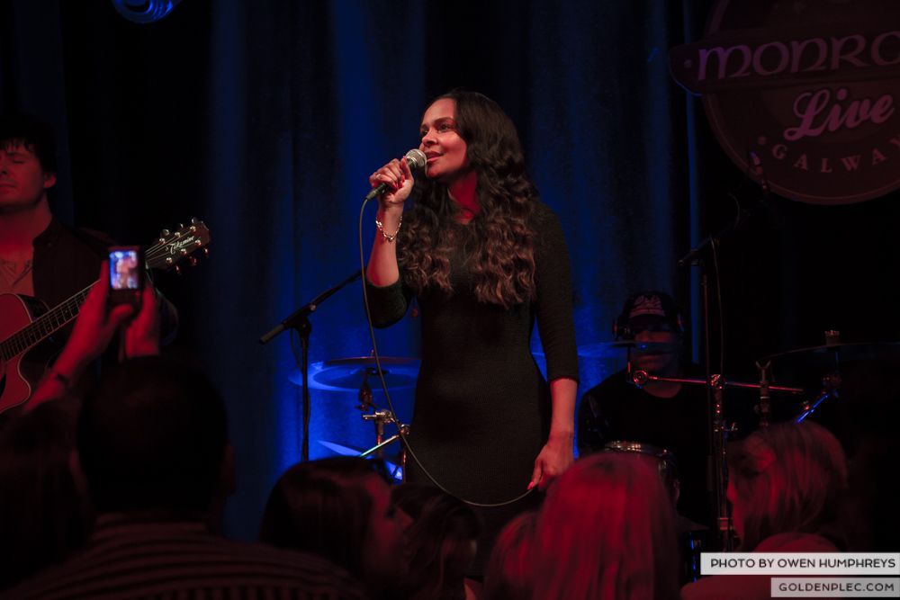 Samantha Mumba at Monroe’s, Galway on 21-2-14 (7 of 16)