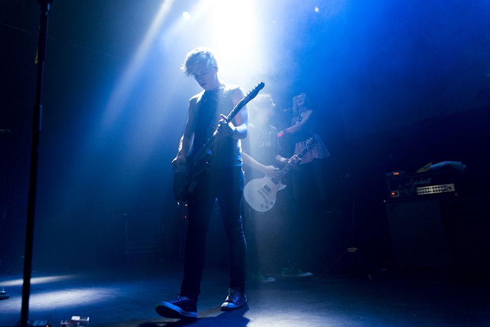 R5 at VICAR STREET by SEAN CONROY