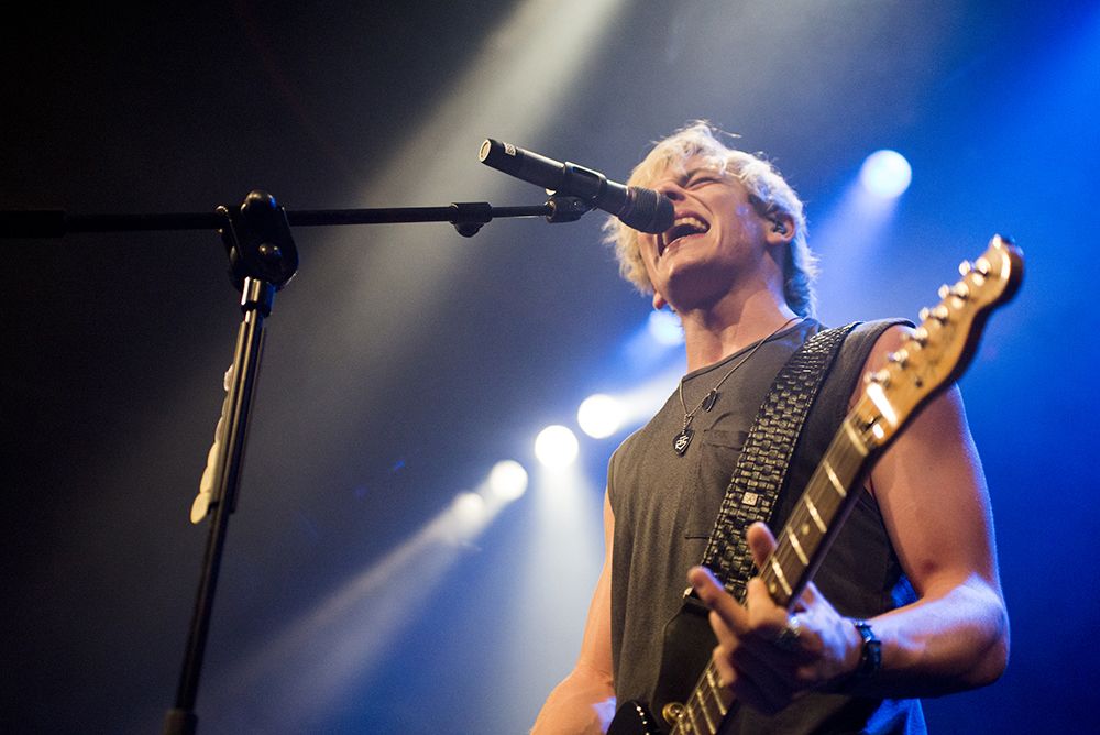 R5 at VICAR STREET by SEAN CONROY