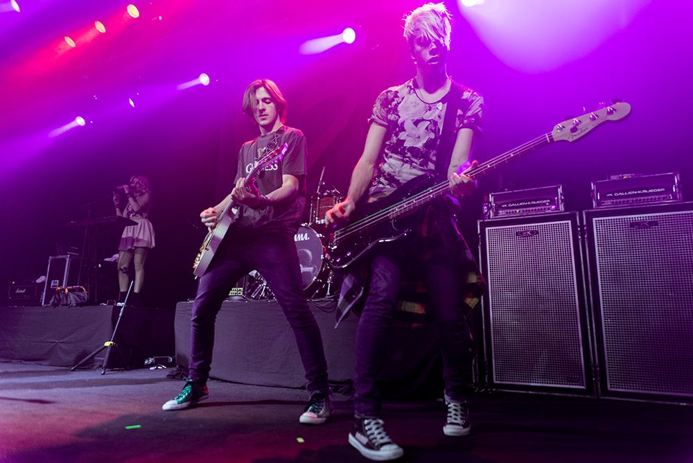 R5 at VICAR STREET by SEAN CONROY