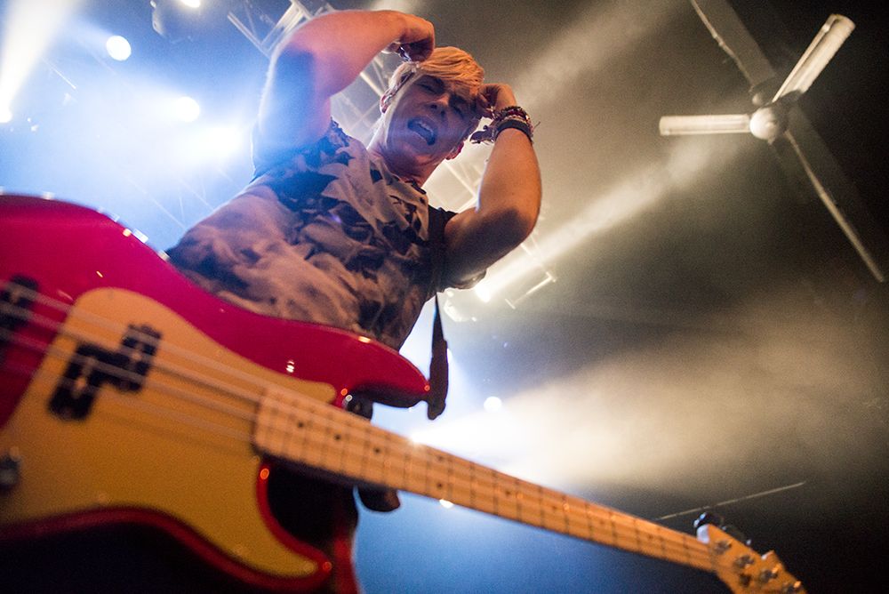 R5 at VICAR STREET by SEAN CONROY