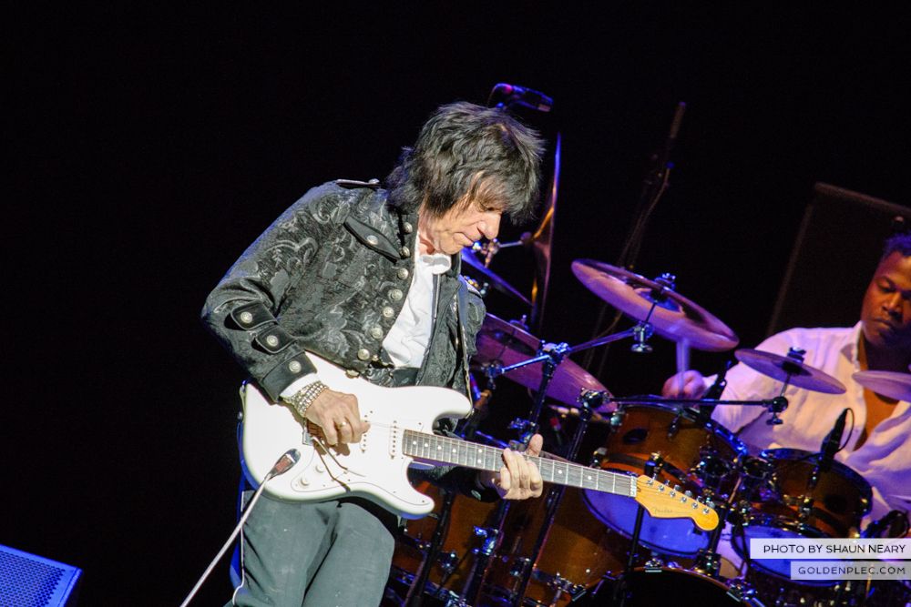 Jeff Beck at The Olympia Theatre, Dublin on May 21st 2014 by Shaun Neary-08