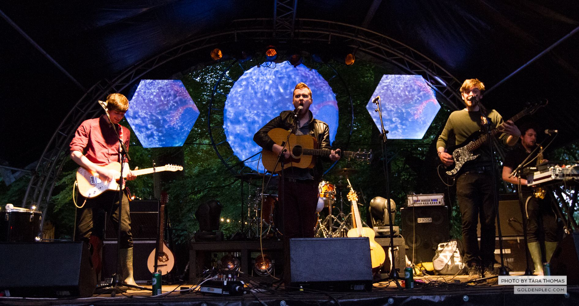 Life Festival – Heroes in Hiding